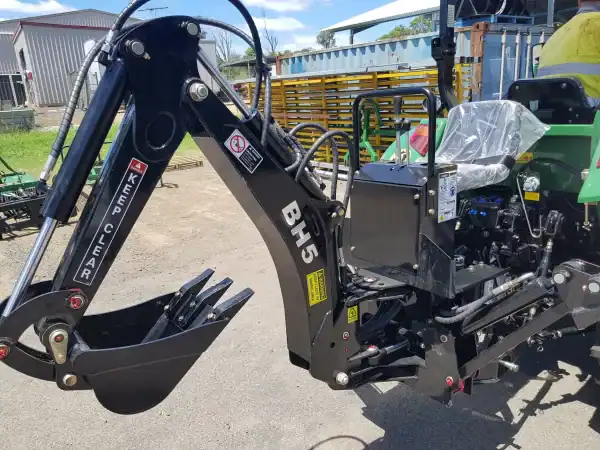Tractor Backhoe BH5 - Image 2