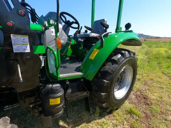 60hp Tractors AK604 - Image 6