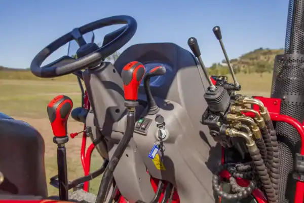 60hp Tractors AK604 - Image 27