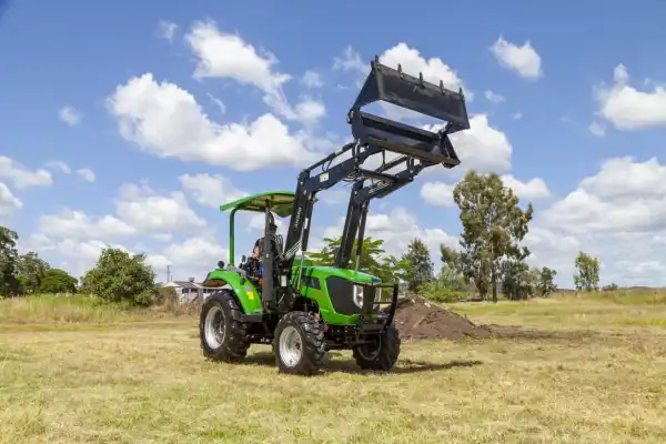 60hp Tractors AK604 - Image 3
